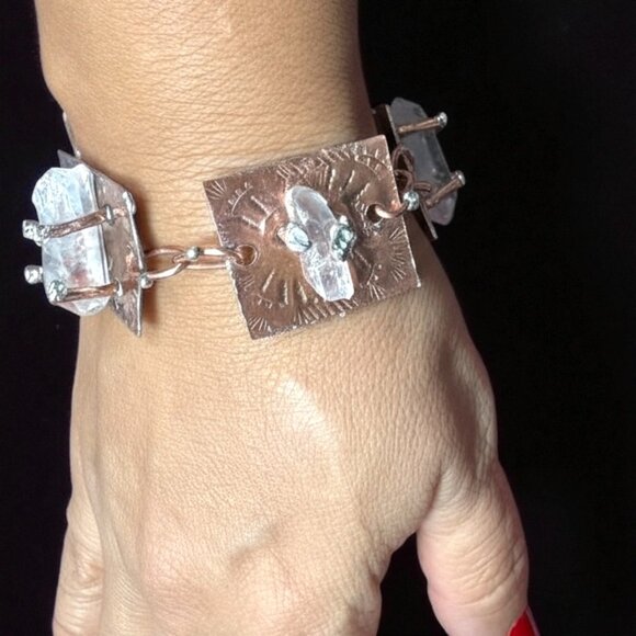 Handcrafted Copper Bracelet With Quartz Crystals & Hammered Metal Plates Artisan - Picture 5 of 12